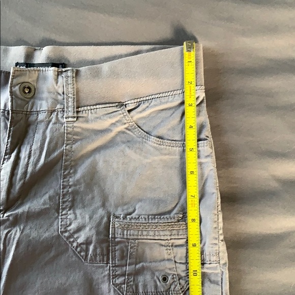 Lee Comfort Capris. GUC. - Picture 7 of 10